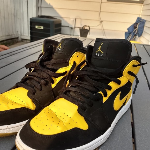 Air Jordan's - Picture 3 of 5